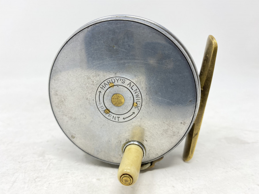 Fliegenrolle, Hardy Perfect 2 7/8", Alufinish, Messing Rollenfuß, Ivory Handle, Riss im Achatring, Rechtshand, Spule: To Diskont turn screw, technisch sehr gut