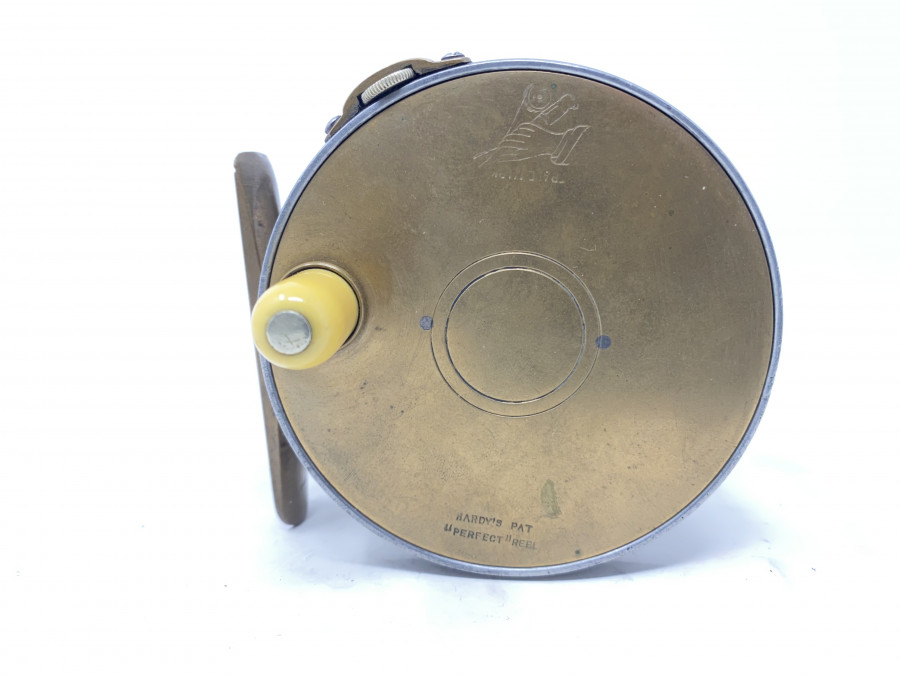 Fliegenrolle Hardy Perfect, Spulendurchmesser 68mm x 25mm Spulenbreite, Brass face, Messing Rollenfuß eine Seite kürzer, Ivory Handle, Frontplatte: Hardy's Pat. Perfect Reel Trade Mark (2 5/8" Horton?) technisch sehr gut, Gebrauchsspuren