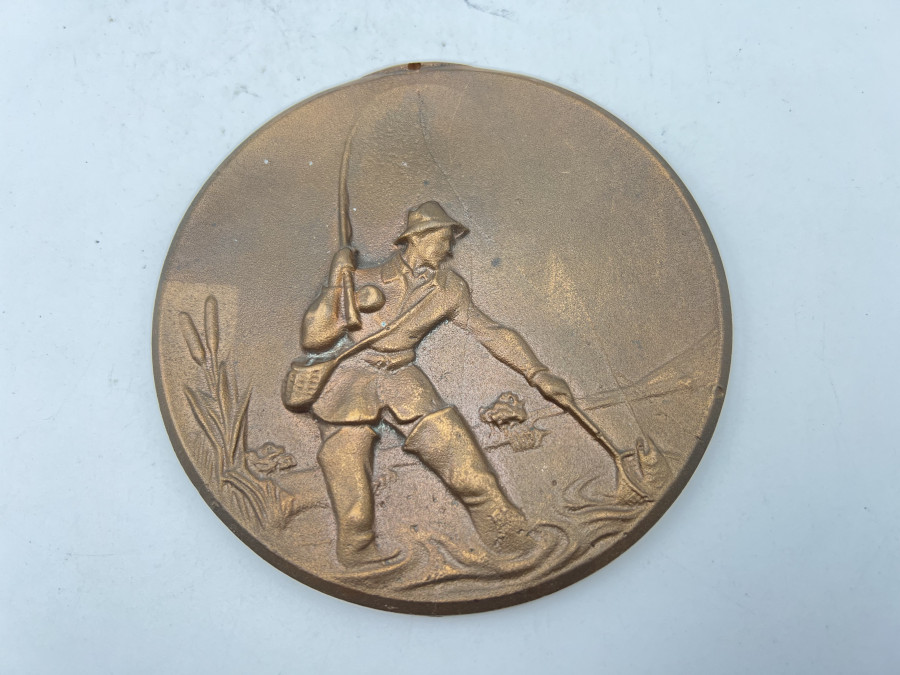 Bronze Medaille, Angler beim Fisch keschern, 115mm Durchmesser