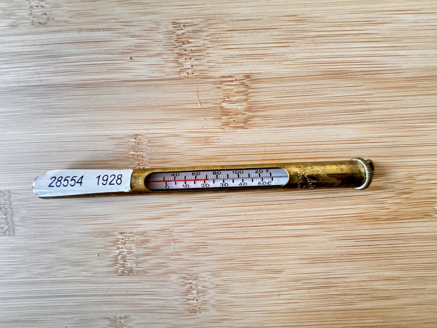 Thermometer von Hardy Bros Ltd England,  Celsius/Fahrenheit-Skala, im Messing-Schutzrohr, Länge 13cm, sehr guter Zustand