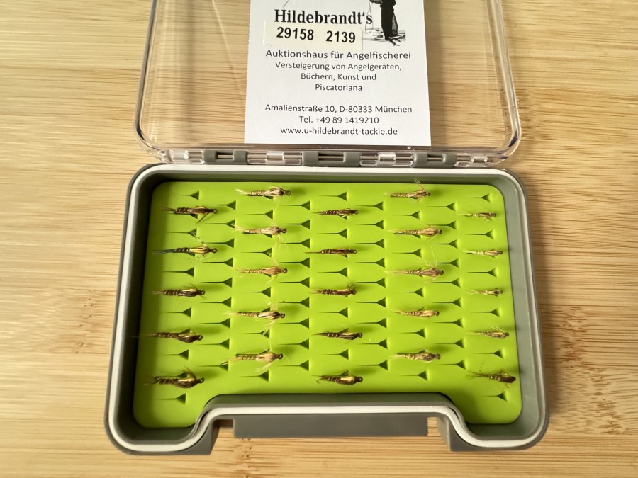 Nymphensortiment, 25 Stück, birnenförmiger Tungstenkörper, Kamasan Haken, Grösse 12 bis 16, Widerhaken, in Fliegenfoambox, sehr fängig und populär in schwierigen Gewässern