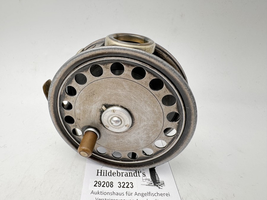 Fliegenrolle, Made by Hardy Bros Ltd Alnwick, England, The "St. George" Reel, Pat. No. 24245, Rechtshand, Achat Schnürführungsring, Gewicht 208g, Rollendurchmesser 95mm, Rollenbreite 32mm, Messingrollenfuß, 67mm, technisch gut, Gebrauchsspuren