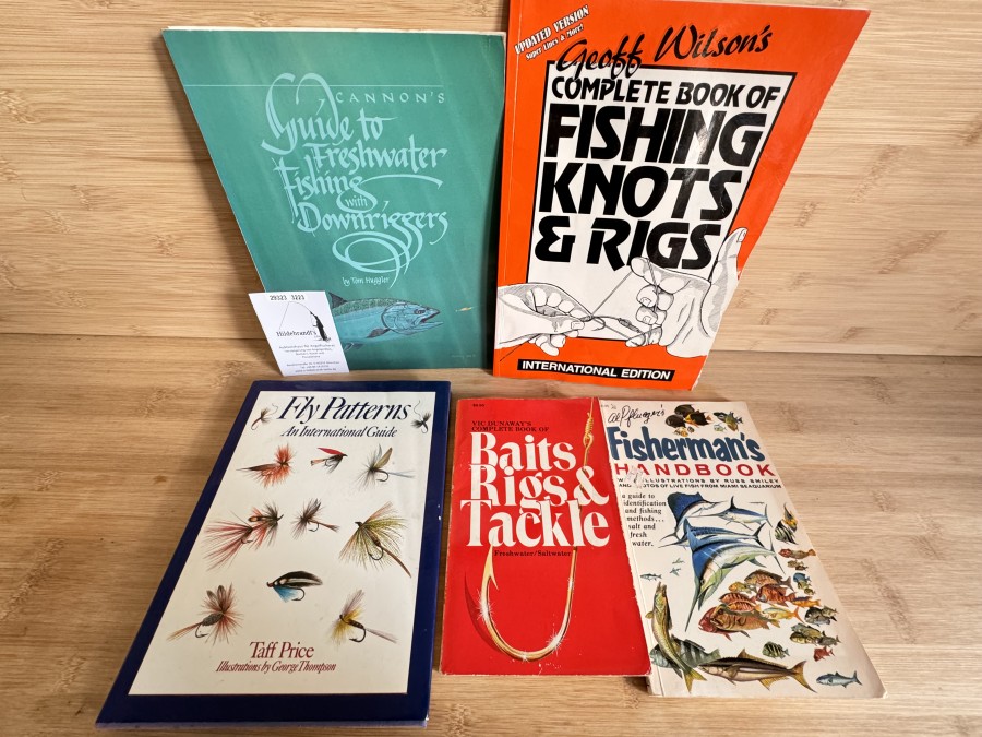 Cannons`s Guide to Freshwater Fishing with Downriggers by Tom Huggler, 1986, Complete Book of Fishing Knots & Rigs, Geoff Wilson, 1997, Fly Patterns An International Guide, Taff Price Illustrations by George Thompson, 1986, Baits Rigs & Tackle, Vic Dunaway´s Complete Book, 1984, Fisherman´s Handbook, Al Pflueger, Designed and illustrated by Russ Smiley, 1974