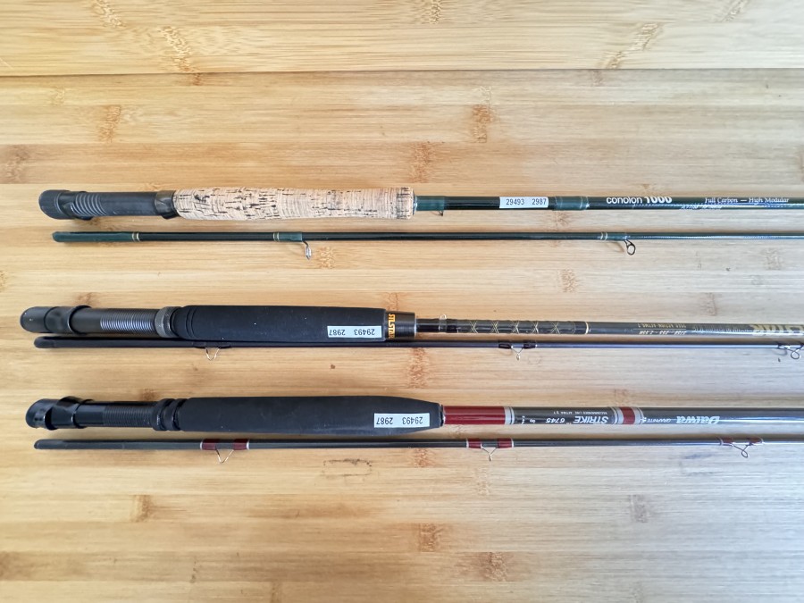 3 Fliegenruten, Daiwa Graphite, Strike 6745, 2tlg., 8", #7, Gewicht 118g, Transportlänge 1280mm, Silstar, Graphite, 3750, 2tlg., 2,55m, #6-7, Gewicht 119g, Transportlänge 1650mm, conolo 1000, Fly 1100, 2tlg., 10", #8-10, Gewicht 130g, Transportlänge 1580mm, Gebrauchsspuren