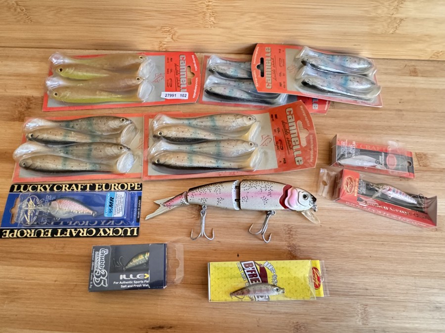 26 Kunstköder, Gummifische, Cannelle double shad, 8 Stück RRT, 10cm, 8 Stück RT, 13cm, 4 Stück SHCS, 13cm, 1 Wobbler, 3tlg., 19cm, 34 Lucky Craft, 1 Illex Chubby 35, neu und ungefischt