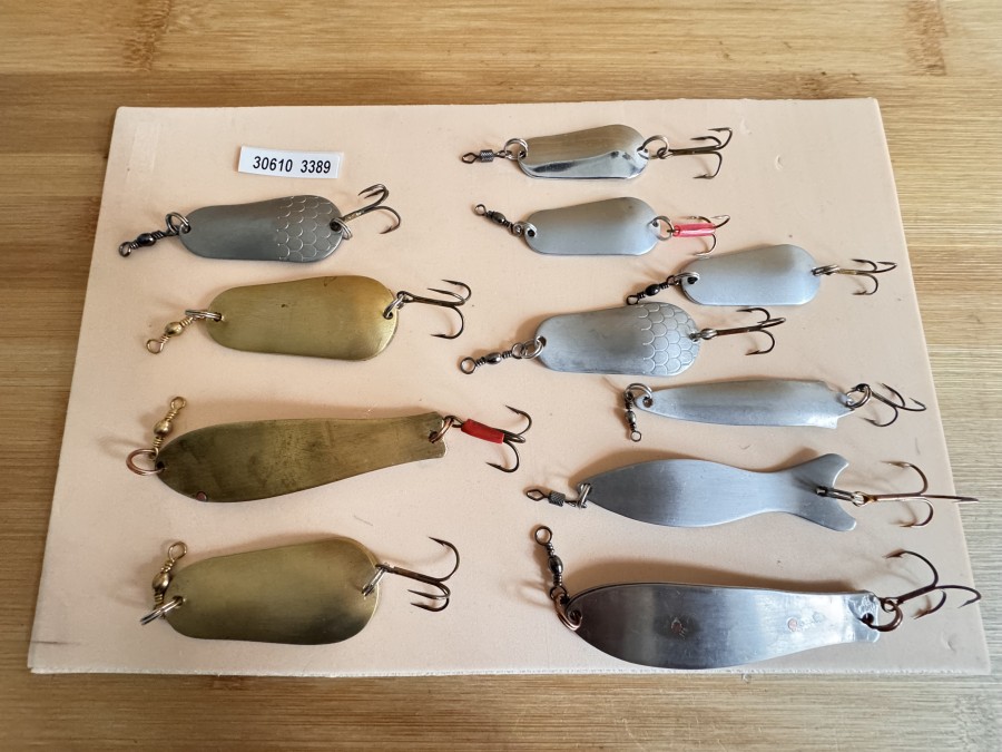 Kunstköder, 11 Stück, Edelstahl und Messing, 50 bis 95mm lang, Gewicht 12 bis 30 Gramm, ungefischt, hergestellt in Bayern