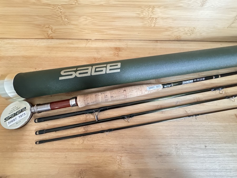 Fliegenrute, Sage, 99,  499-4, 4tlg., 9.9", #4, Gewicht 80 Gramm, Futteral, Alu Transportrohr, sehr guter Zustand, Transportlänge 840mm