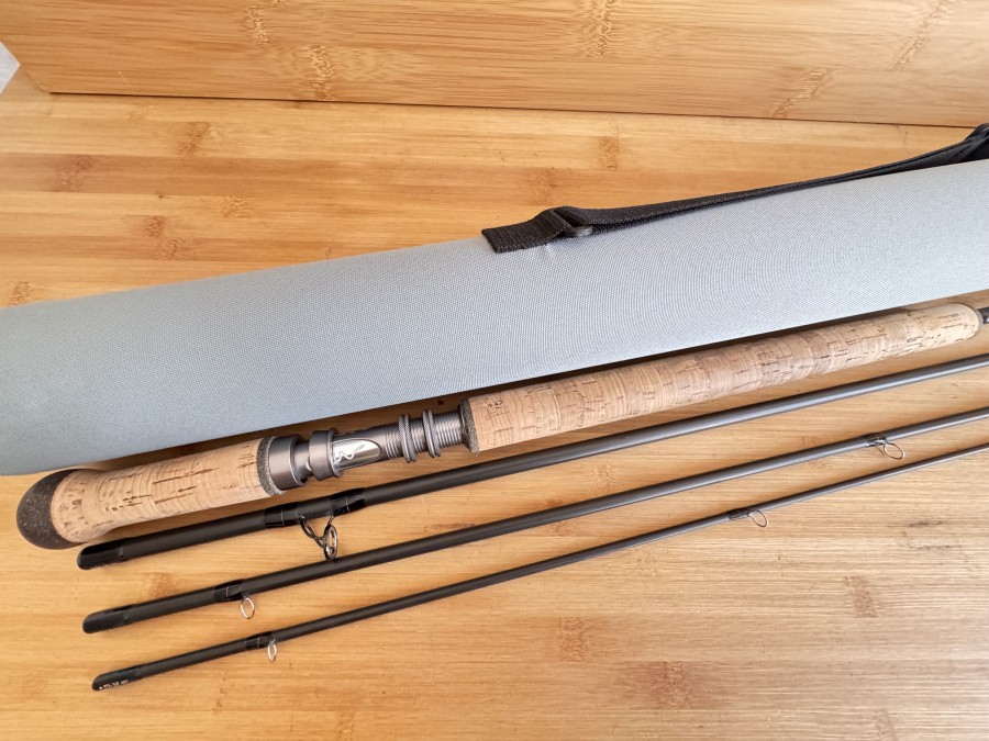 Zweihandfliegenrute, Guideline, LPXe 12´6-7/8, 4tlg., 12.7´, #7/8, Gewicht 204 Gramm, Futteral, Canvas Transportrohr, leichte Gebrauchsspuren, Transportlänge 1060mm