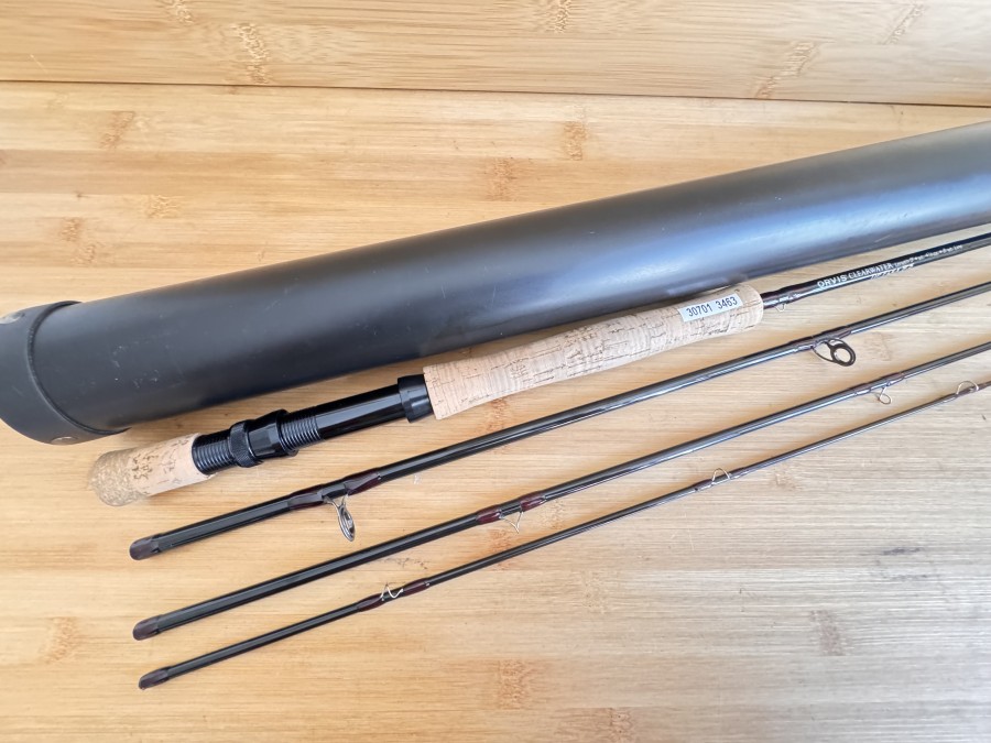 Fliegenrute, Orvis, Clearwater Series Graphite Rods, Model 908-4, Tip Flex 9.5, 4tlg., 9", #8, Gewicht 138 Gramm, Futteral, Kunststoff Transportrohr, leichte Gebrauchsspuren, Transportlänge 830mm