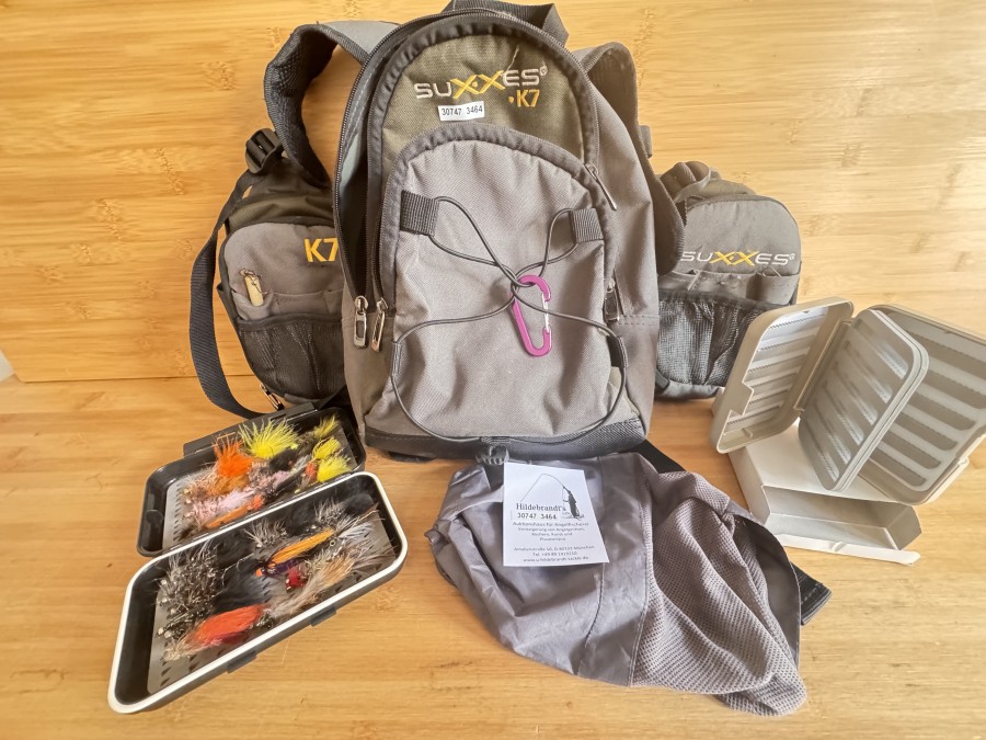 Angeltasche, Suxxes K7, Rückentasche, 2 Vordertaschen, 1 Fliegenbox mit Streamer, Fliegenbox mit Foameinlage, Kleinteilebox, gebraucht