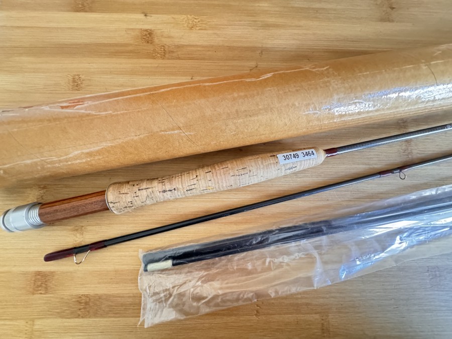 Fliegenrute, ASH, GF-762-5, 2tlg. 2,28m, #5, Gewicht 82 Gramm, Futteraal, Gebrauchsspuren, dazu Fliegenrutenblank, ASH, GF-762-5, 2tlg.,2,28cm, Gewicht 40 Gramm, neu, Transportlänge 1280mm