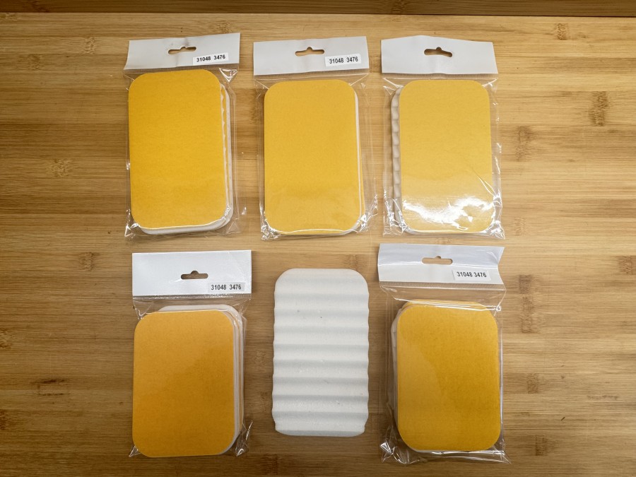 Foameinlagen für Fliegendosen, weiß, glatt, 4 x 145x85x3mm, 6 x 120x80x3mm, Tulpe. 1 x 150x85x10mm, 6 x 150x85x5mm, 6 x 150x85x5mm, 4 x 185x20x5mm