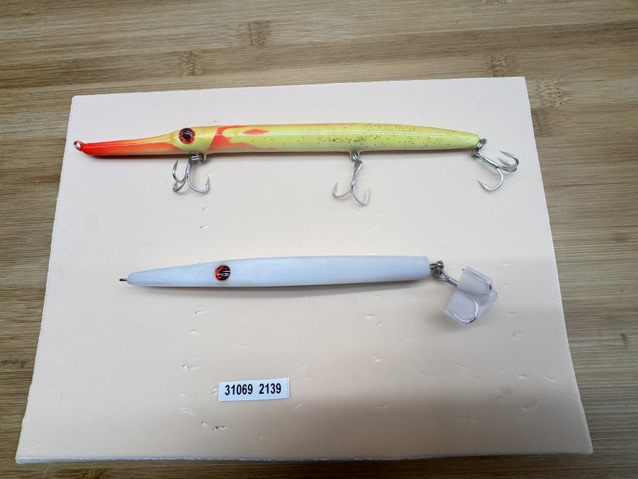 2 Kunstköder, Needlestick, 225mm und Chisel Lure, 165mm, Handmade aus Holz und Kunststoff von DER Raubfischer,  Köderentwickler,ungefischt