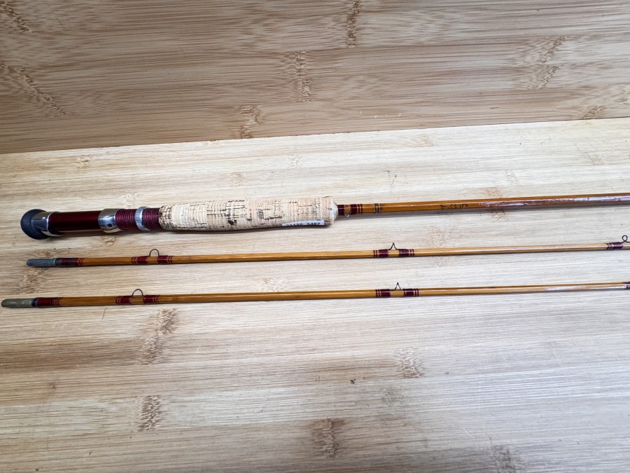 Gespliesste Fliegenrute, Pezon et Michel, Parabolic Speciale Normale, Made in France, 30225764, Reservespitze repariert, 2tlg., 2,60m, #5, Gewicht 164g, Futteral, Gebrauchsspuren, Transportlänge 1330mm