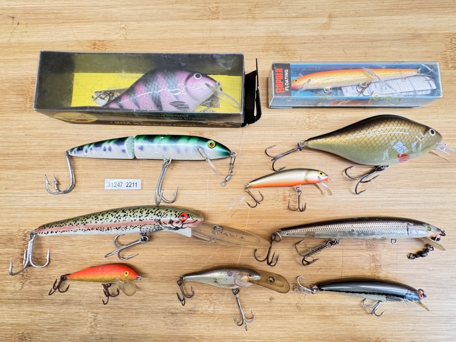 Wobbler, Konvolut von 10 Stück, Rapala, Salmo und anderen Herstellern, neu und gefischt, teilweise Hakenwechsel erforderlich