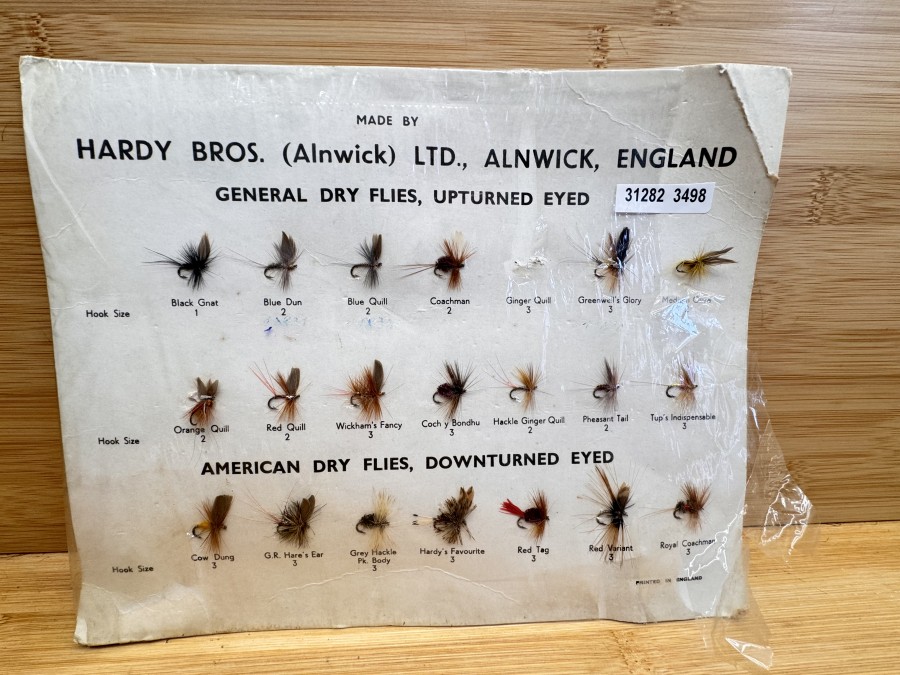 Fliegen Musterkarte, Hardy Bros.,19 General Dry Flies, upturned eyed, ungefischt