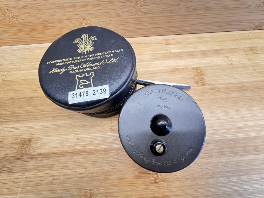 Fliegenrolle, Made by Hardy Bros Ltd. England, Marquis #6, Silent Check, Linkshand, Rollendurchmesser 82mm, Rollenbreite 26mm, Gewicht 79g, Rollentasche, leichte Gebrauchsspuren