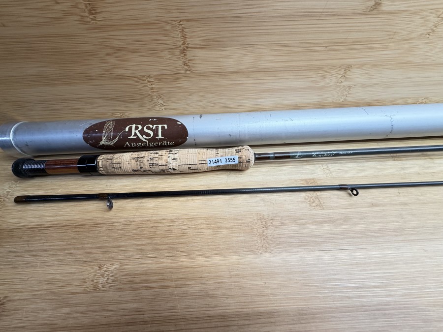 Fliegenrute, RST Superior, handgefertigt, 1625/87, 2tlg., 2,75m, #4/5, Gewicht 99g, Futteral, Alu Transportrohr, Gebrauchsspuren, Transprotlänge 1400mm