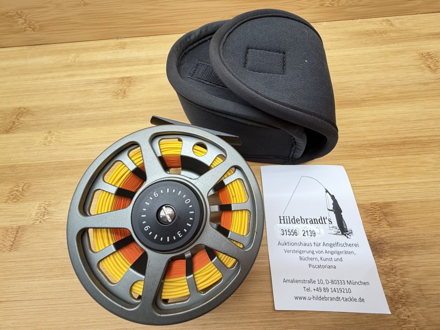 Fliegenrolle, Large Arbor, 7/9, Links- oder Rechtshand umstellbar, Rollendurchmesser 95mm, Rollenbreite 40mm, Gewicht mit gefischter Fliegenschnur  WF 8 F, 203g, Neopren Rollentasche, im Karton