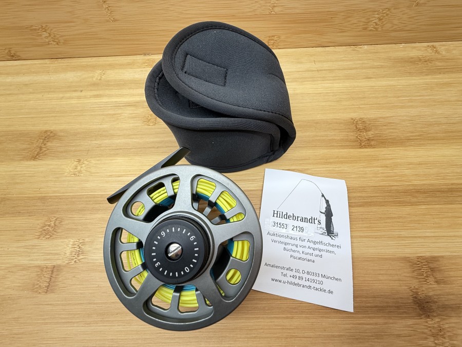 Fliegenrolle, Large Arbor, 5/7, Links- oder Rechtshand umstellbar, Rollendurchmesser 85mm, Rollenbreite 40mm, Gewicht mit gefischter Fliegenschnur Ambusch WF 6 F, 179g, Neopren Rollentasche, im Karton