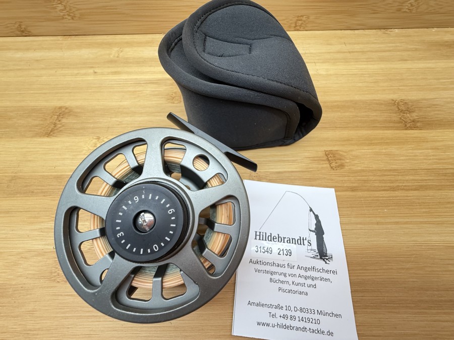 Fliegenrolle, Large Arbor, 5/7, Links- oder Rechtshand umstellbar, Rollendurchmesser 85mm, Rollenbreite 40mm, Gewicht mit gefischter Fliegenschnur WF 5 F, 168g, Neopren Rollentasche, im Karton