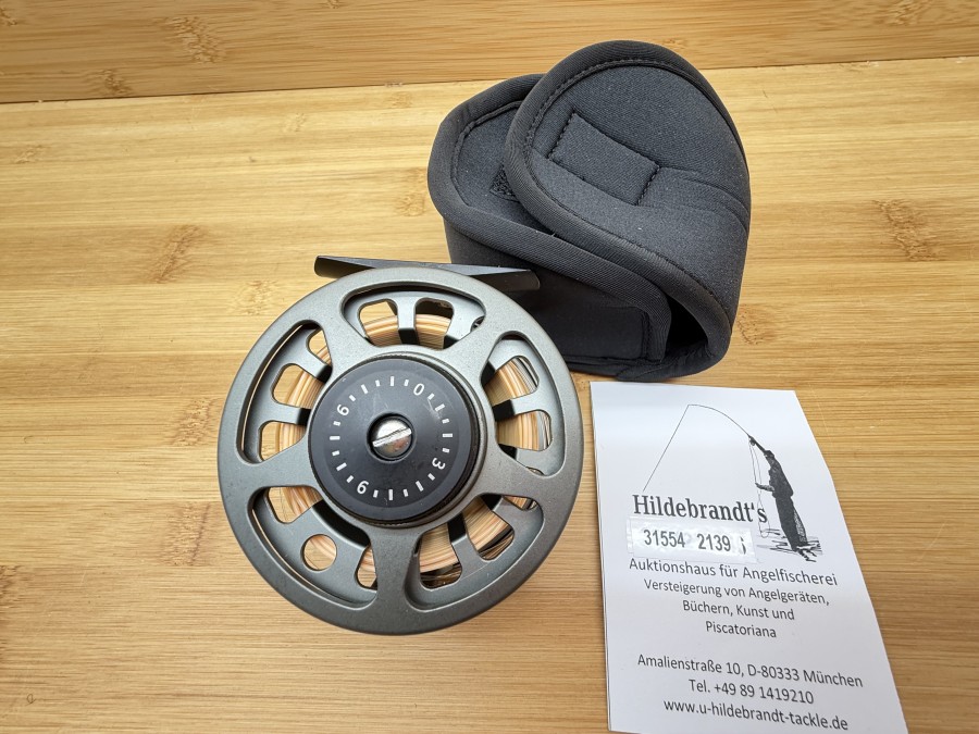 Fliegenrolle, Large Arbor, 3/5, Links- oder Rechtshand umstellbar, Rollendurchmesser 75mm, Rollenbreite 40mm, Gewicht mit gefischter Fliegenschnur  WF 5 F, 162g, Neopren Rollentasche, im Karton