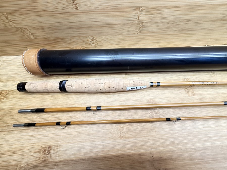 Gespliesste Fliegenrute, "brunner - austria", Type H.R.Hebeisen,  4/84, 3tlg.,1,90mm - 80g, #5-6, Futteral, Rutentransportrohr mit Lederkappen, ungefischt, Transportlänge 700mm