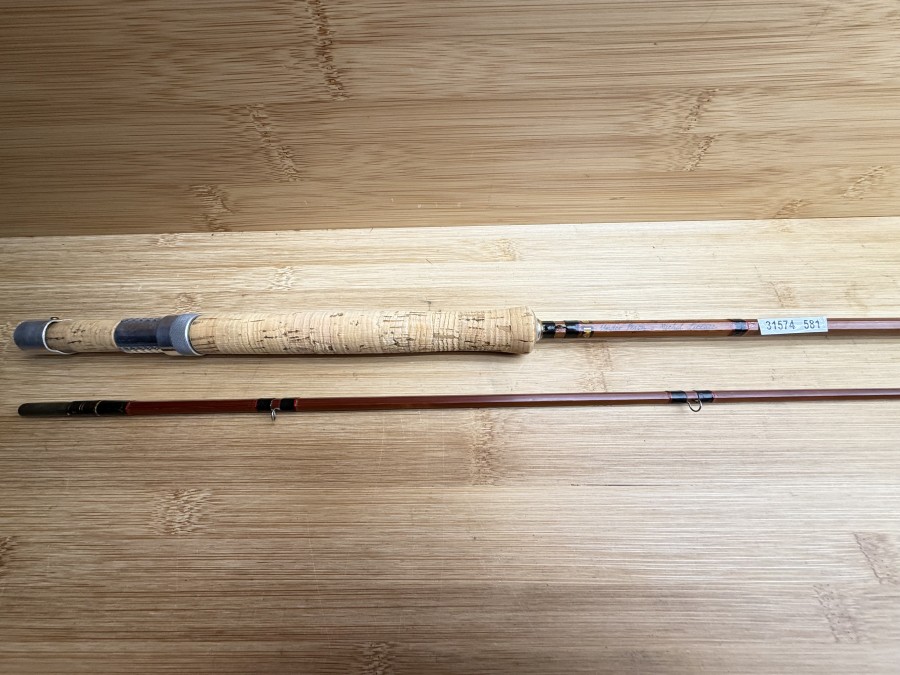 Gerspliesste Fliegenrute, Pezon et Michel, Action Parabolic, Made in France, 2tlg., 8", #5, Gewicht 140g,  restauriert, Futteral, Gebrauchsspuren, Transportlänge 1330mm