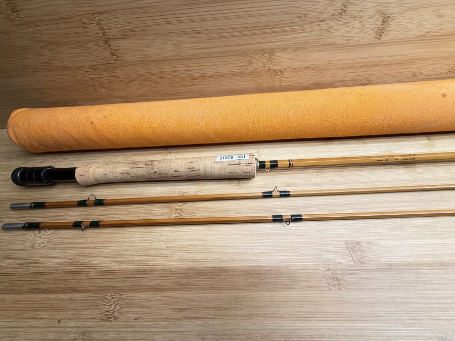 Gespliesste Fliegenrute, Pezon et Michel, Made in France, Ritz - Super - Parabolic PPP, Fario Club, 1681, 2tlg., 8.5" - 2,57m, #5/6, Gewicht 153g, Reservespitze, ungleich geteilt, Ausgleichsstück, Futteral,  Kunststoff Transportrohr mit Stoffüberzug, ungefischt, Transportlänge 1410mm
