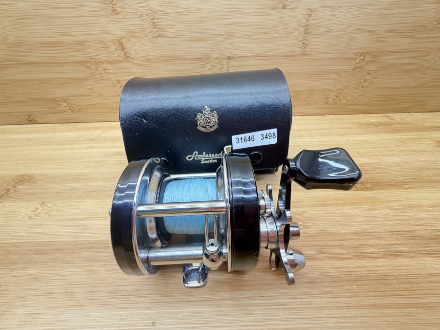 Multirolle, ABU Urfabriken Sängsta Sweden, ABU Ambassadeur No 5001 C, 067200, Lederbox, mit Monofiler Schnur, Gebrauchsspuren