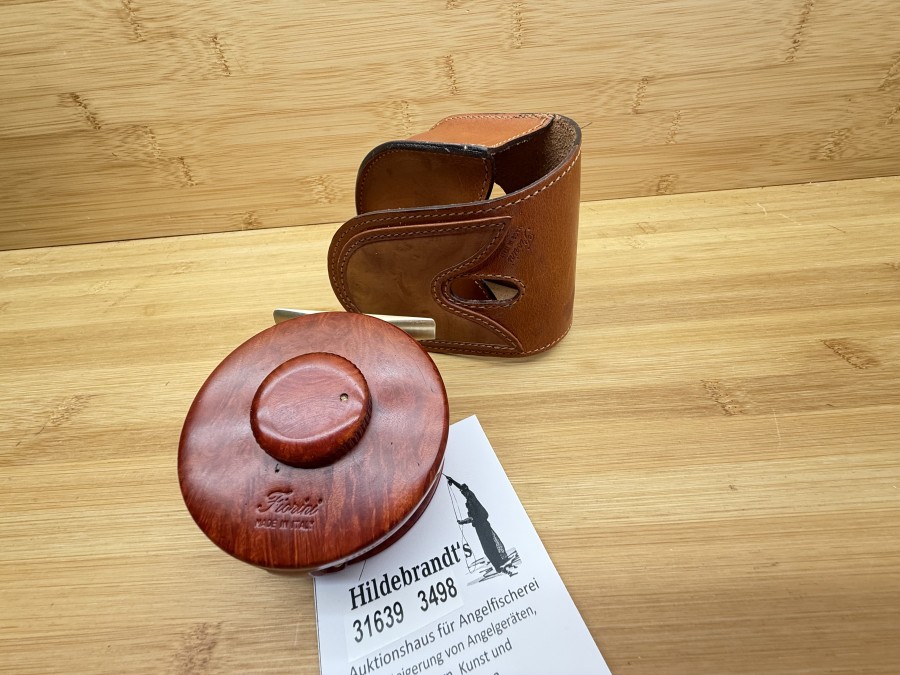 Fliegenrolle, Fiorini, Bruyere Wurzelholz, Made in Italy, Messingfuß, feines Bremssystem, Rechtshand, #4, Rollendurchmesser 70mm, Rollenbreite 35mm, Gewicht 107g, Leder Etui, neu, ein Meisterstück