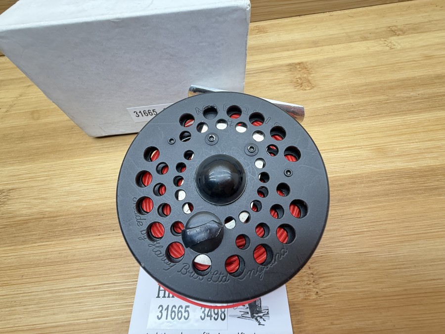 Fliegenrolle, Made by Hardy Bros Ltd England, Marquis #6, Links- oder Rechtshand, Rollendurchmesser 85mm, Rollenbreite 28mm, Gewicht 131g, Rollentasche, leichte Gebrauchsspuren