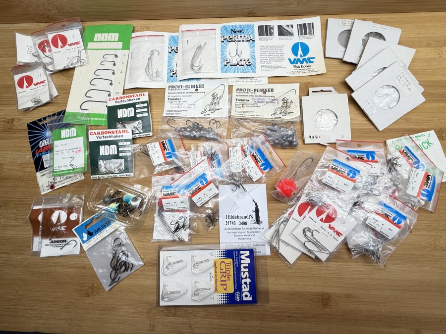Konvolut Angelhaken, Mustad, VMC, NDM Fishing, Eagle Clav, gebundene Vorfächer, Jighaken