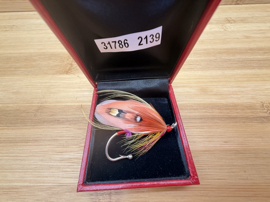 Hutfliege, Turral, in Schmuckbox