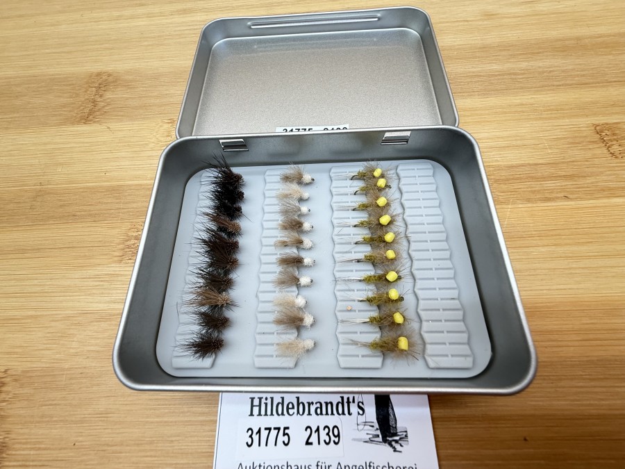 Trockenfliegensortiment, Alu Fliegenbox mit Foameinlage, 115x85x22mm, 30 Trockenfliegen, Grösse 14-16, sehr gute Qualität