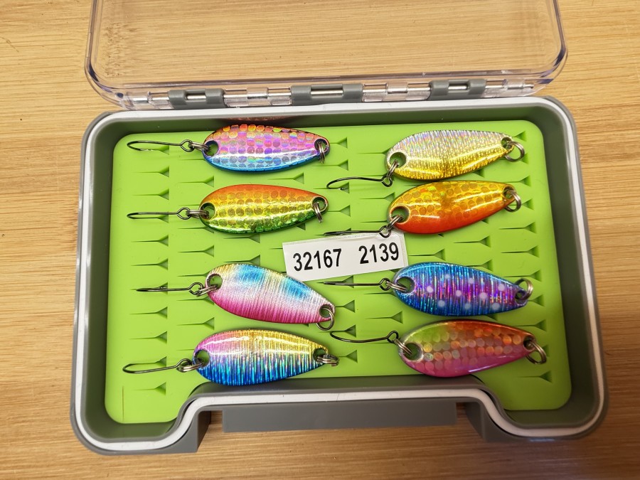 8 Kunstköder, Forellenköder, Einzelhaken. 5g, 35mm, ungefischt