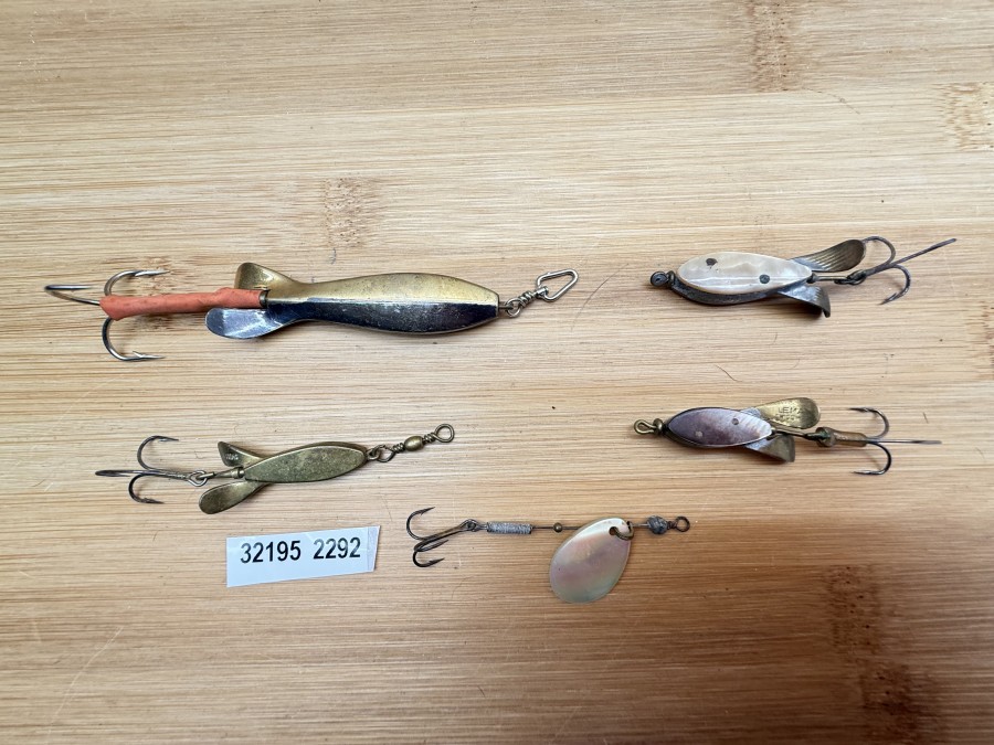 Wunderfischli, Perlmutt hell/dunkel, 9g, 35mm, Lemax Swiss Made, Perlmutt hell/dunkel, 6g, 30mm, Messing, 6g, 35mm, Devon, Messing, 27g, 60mm, Perlmuttspinner, 50mm, gefischt und neu