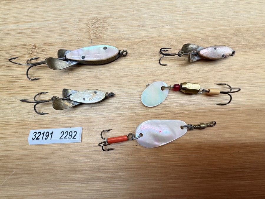 Wunderfischli, Lemax Swiss, Made, Perlmutt hell/dunkel, 12g, 50mm, Lemax Swiss Made,  5g, 35mm, Perlmutt hell/dunkel, 6g, 30mm, Perlmuttlöffel, hell, 2g, 30mm, Perlmuttspinner, 4g, 45mm, gefischt und neu