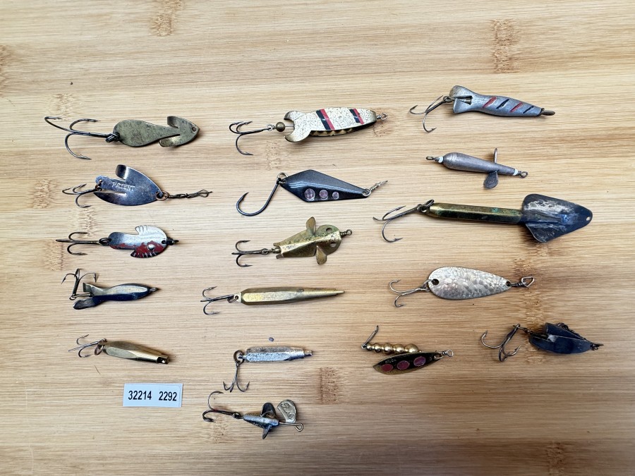 Kunstköder. 17 Löffel, Spinner, Wunderfischli, Swiss Made, verschiedene Hersteller, gefischt