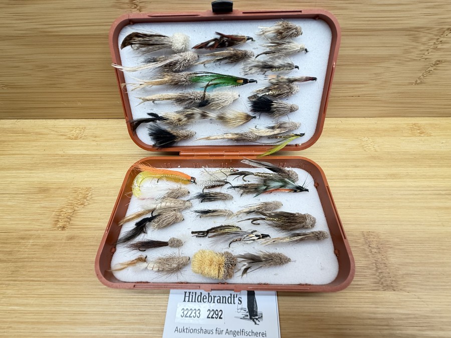 Streamersortiment, House of Hardy Fliegenbox, 155x90x30mm, 40 Streamer, teilweise gefischt