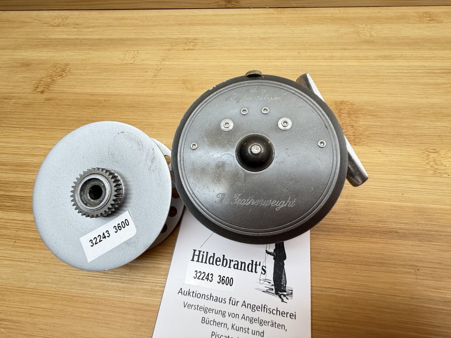 Fliegenrolle, Made by Hardy Bros Ltd England, The Featherweight, Links- oder Rechtshand, #4/5, Gewicht 99g, Reservespule, technisch gut, starke Gebrauchsspuren