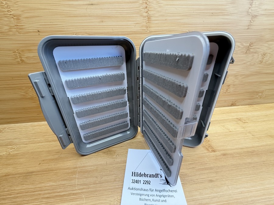 Fliegenbox, C & F Design, Kunststoff, mit Foameinlage, 155x105x40mm, Gebrauchsspuren