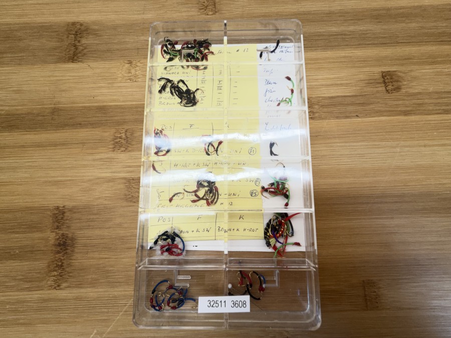 Hegene, ca 160 Stück verschiedene Grössen und Farben. Goldhaken, Bodensee erprobt, Klarsichtbox