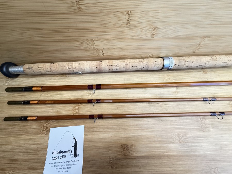 Gespliesste Lachsfliegenrute, J. Sharpe Ltd., Aberdeen, Scotti, Impregnated, 3tlg., 12 1/2", #9, Gewicht 470 Gramm, Reservespitze, Grifflänge 550mm, Schubrollenhalter, Messinghülsen,, Hülsenstopfen, Futteral, ungefischt, Transportlänge 1350mm