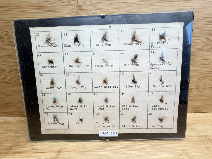 Fliegentafel hinter Glas, Bavaria Fliegen, Hollfeld, 25 Trockenfliegen