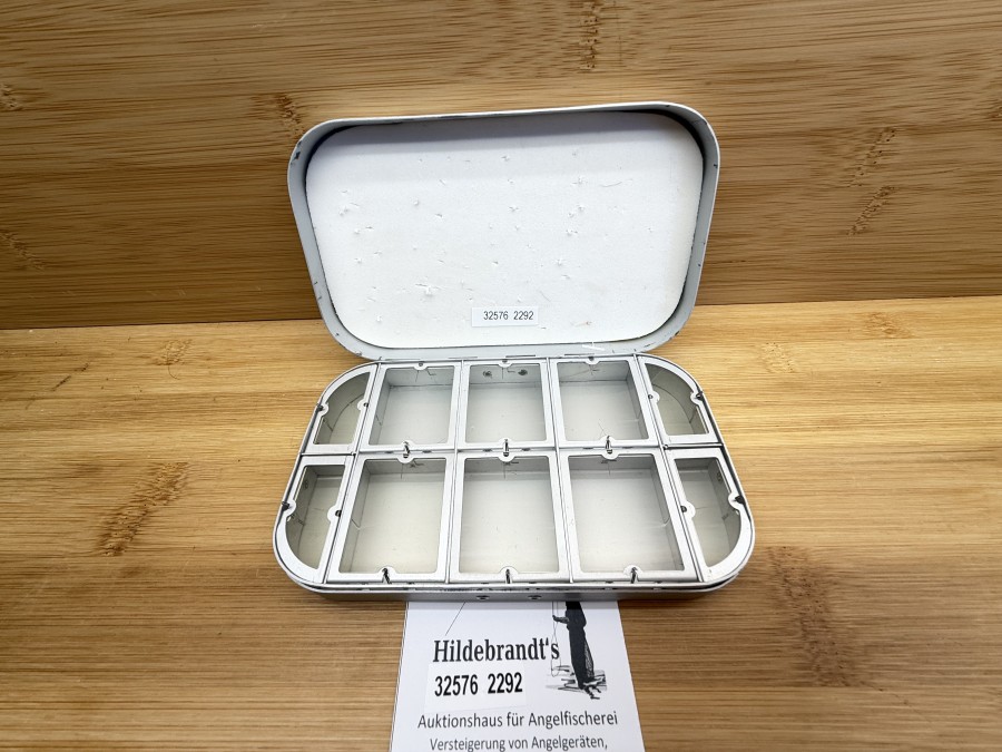 Fliegenbox, Wheatley, EC eurocasting, Alu, 155x90x30mm, 10 Springdeckelfächer, Foameinlage, Gebrauchsspuren