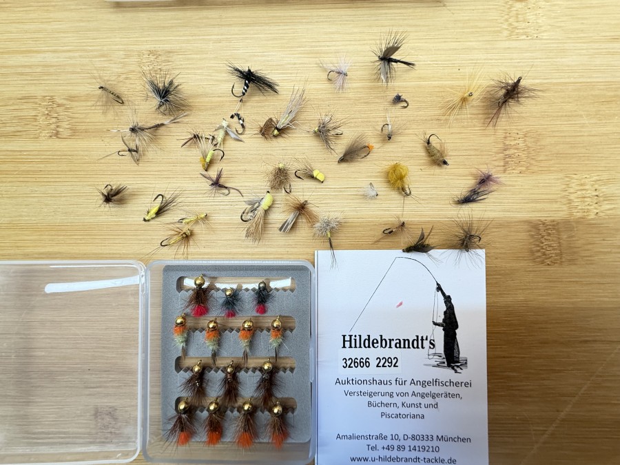 Fliegensortiment, 30 Trockenfliegen, Grösse 10 bis 20, 14 Jig´s, # 12 bis 16, für Forellen und Äschen