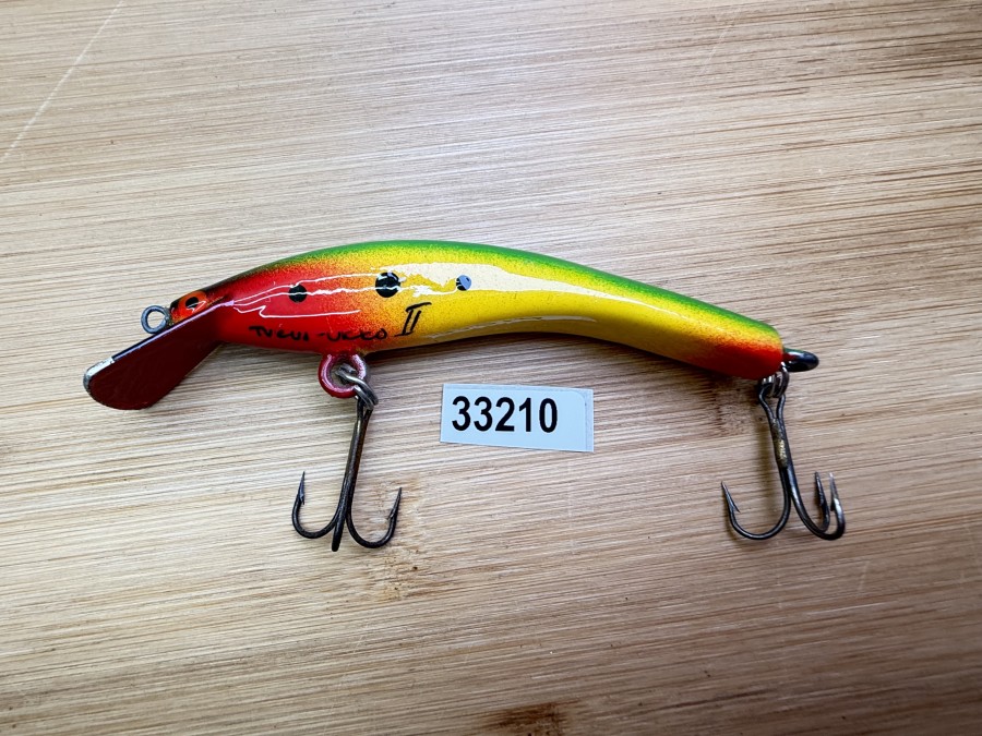 Wobbler, Turus Ukko, Handmade in Finland, gemarkt, rot/gelb/oliv/schwarz, Punkten, 9cm, 11,00g, ungefischt