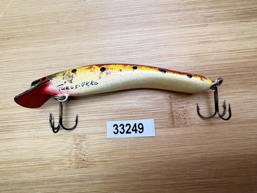 Wobbler, Turus Ukko, Handmade in Finland, gemarkt, rot/beige/gelb/rot/schwarz, mit schwarzen Punkten, 9cm, 11,00g, ungefischt