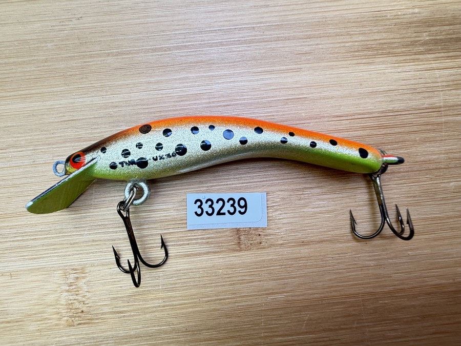 Wobbler, Turus Ukko, Handmade in Finland, gemarkt, gelb/gold/rot/schwarz, mit  schwarzen Punkten, 9cm, 11,00g, ungefischt